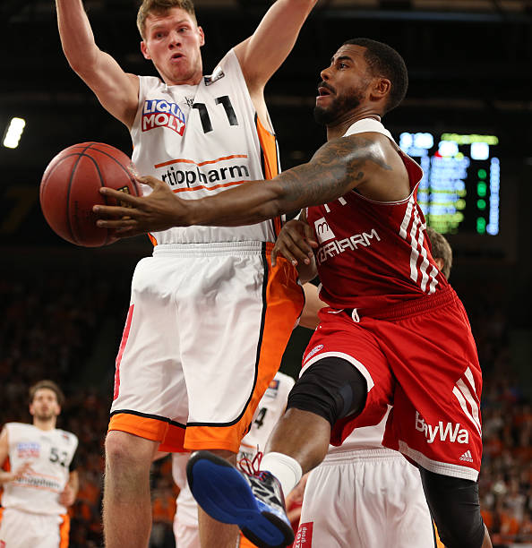 形成了巨大 形成了巨大